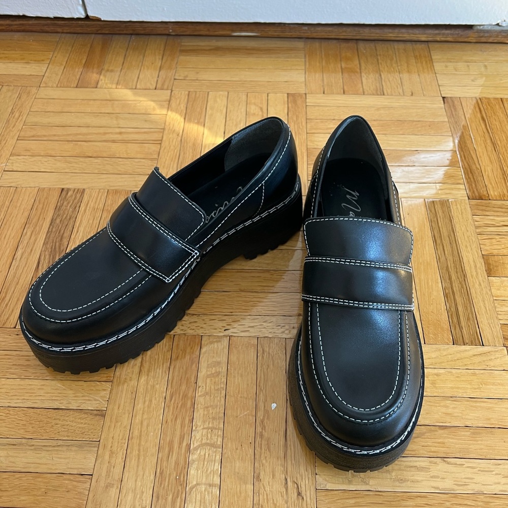 MATISSE Frankie Platform Loafer in black, size 7